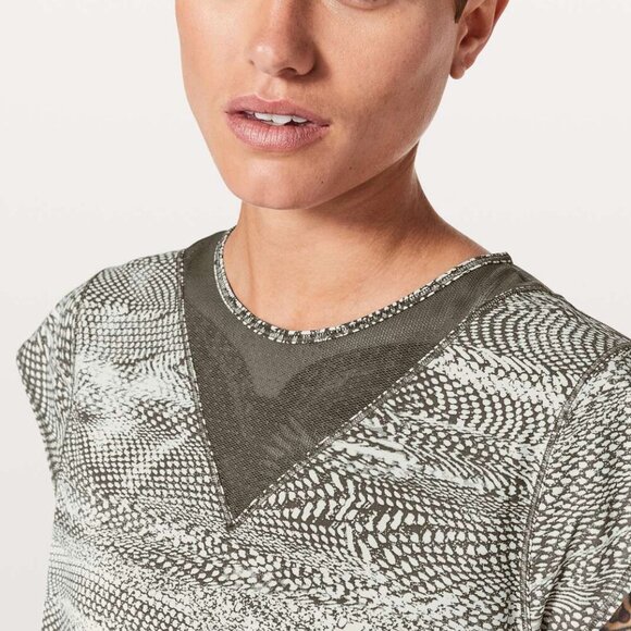 Lululemon For The Run Short Sleeve Swerve Vapor Metal Grey Size 8 - Picture 2 of 8